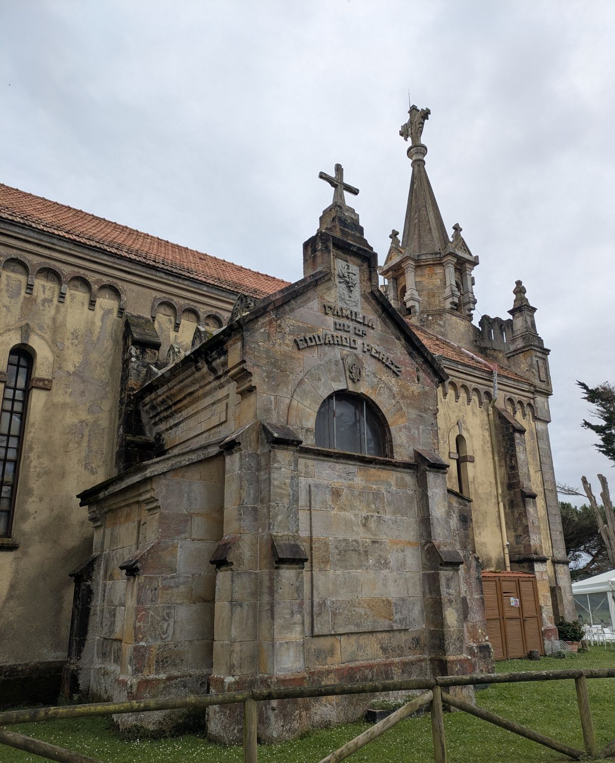05-kleine Kirche am Wegesrand